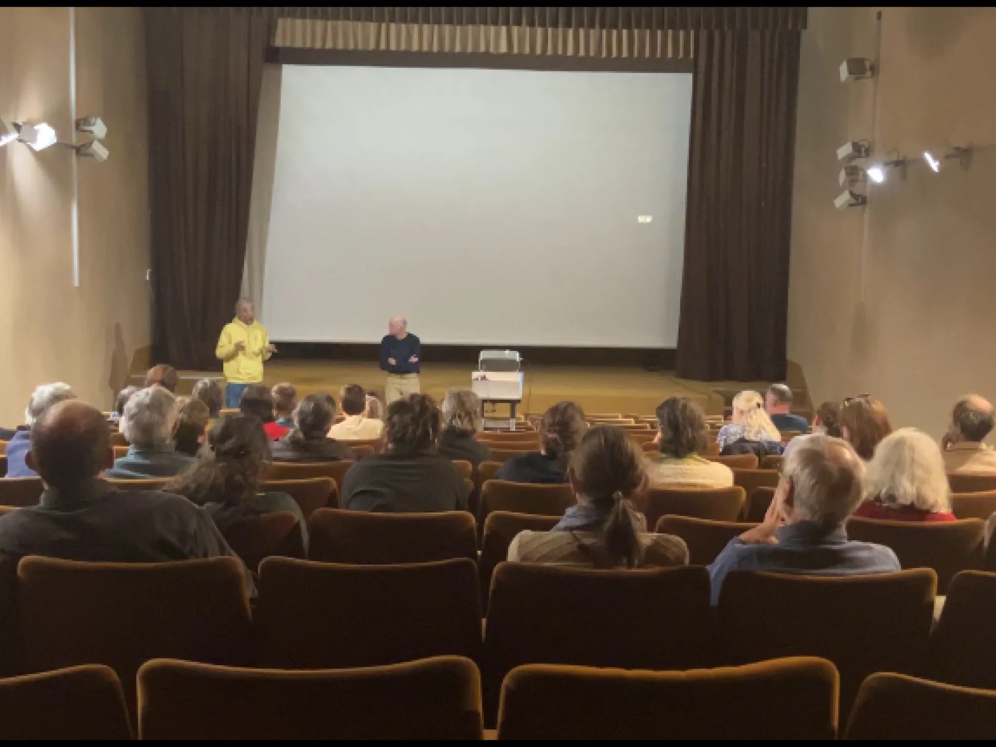 La salle de cinéma après la projection